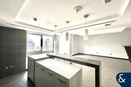 1 Bedroom Flat for Rent in Business Bay, Dubai - One Bed Duplex | High Floor |Available Now