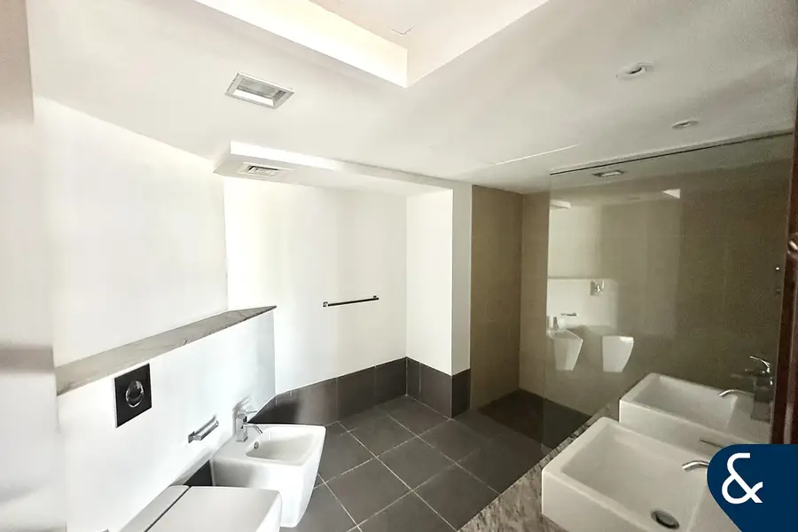 One Bed Duplex | High Floor |Available Now