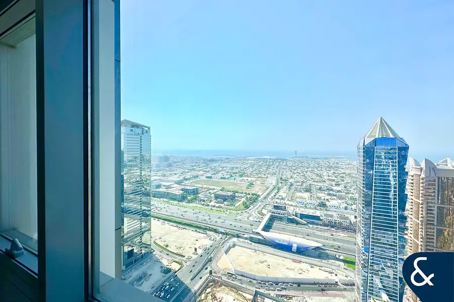 One Bed Duplex | High Floor |Available Now
