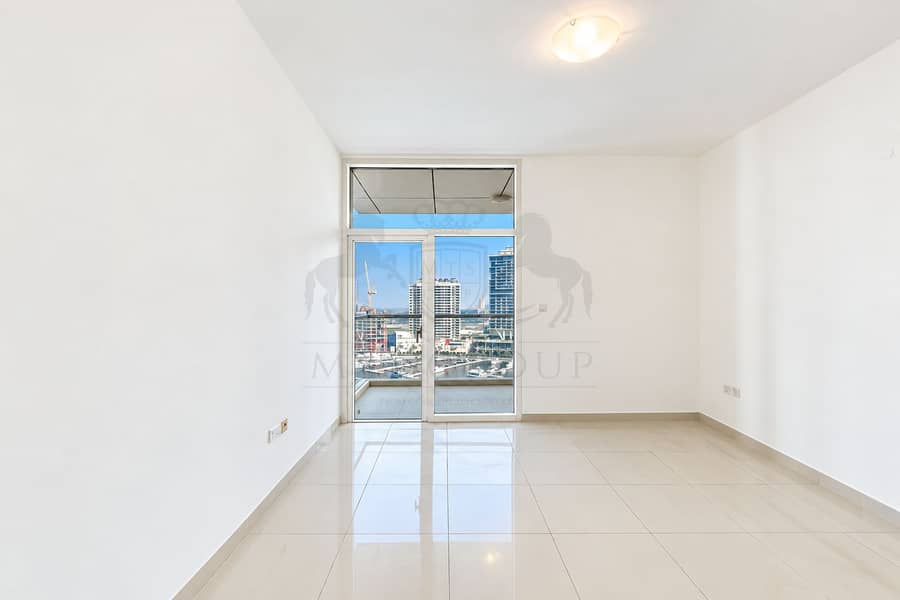 4 Bright Modern Room Overlooking Marina. png