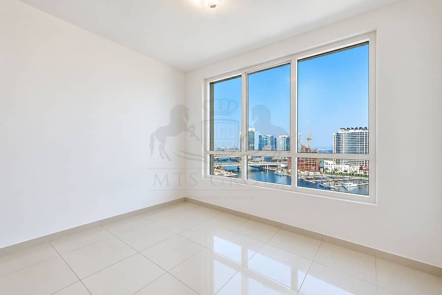 6 Minimalist Room with Marina View. png