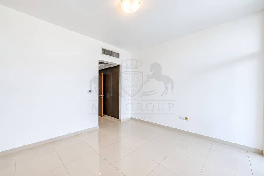 9 Bright Minimalist Empty Interior. png