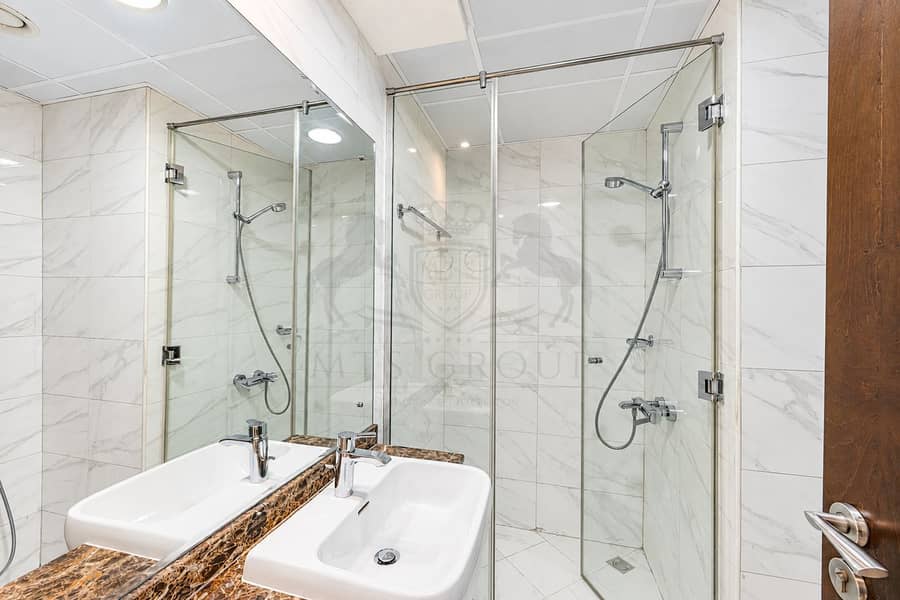 12 Bright Modern Marble Bathroom (1). png