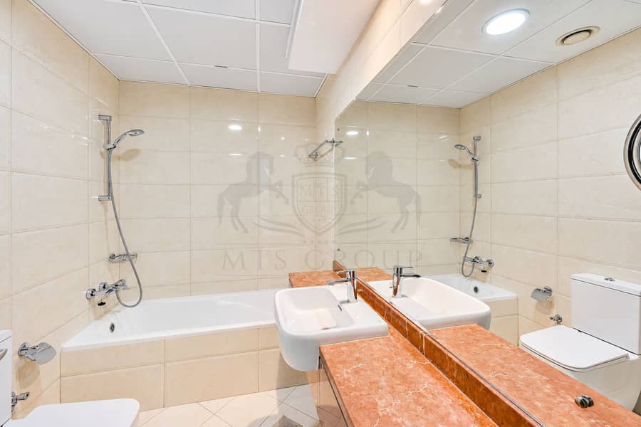 13 Bright Modern Marble Bathroom. png