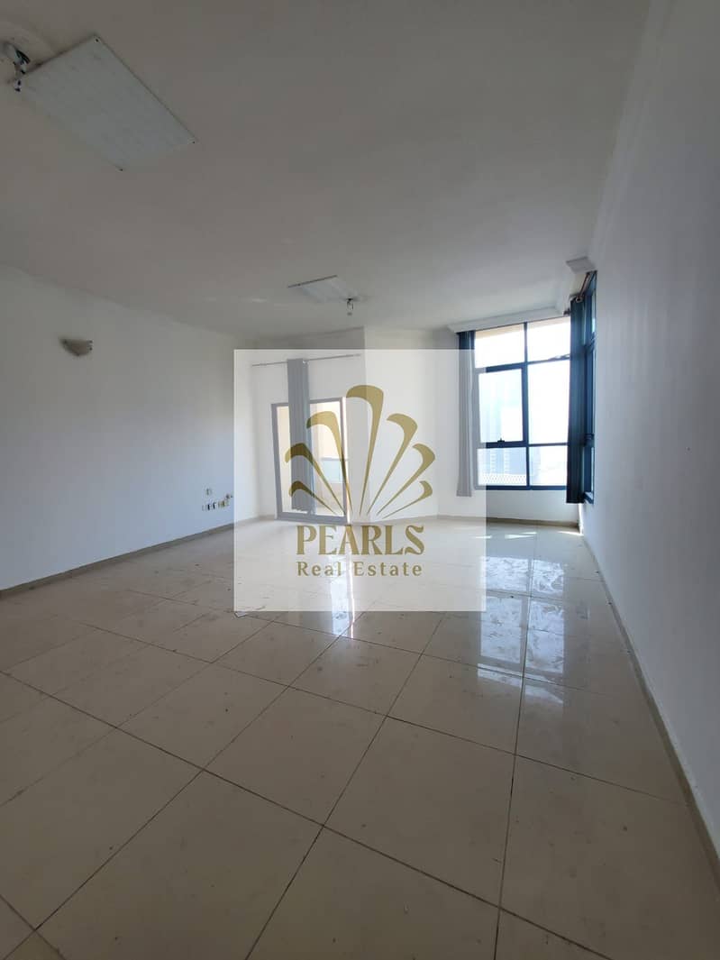 4 WhatsApp Image 2026-10-07 at 17.55. 45 (1). jpeg