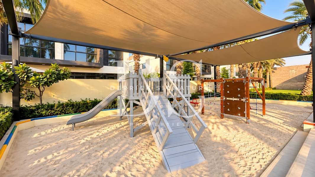 50 45 Picadilly Green Play Area 2. png