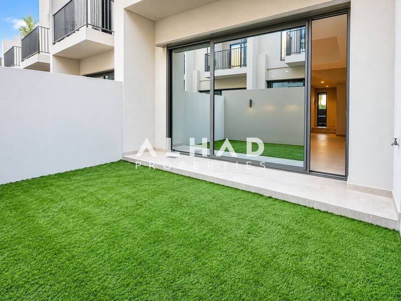 9 Modern Courtyard with Glass Entry. png