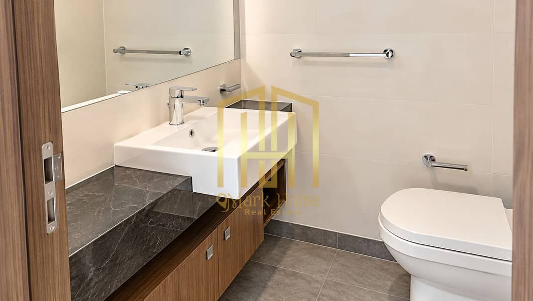 12 Modern Minimalist Bathroom Interior. png