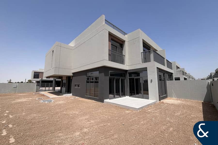 Corner Unit | Large plot | 4 bedroom Corner Unit | Large plot | 4 bedroom