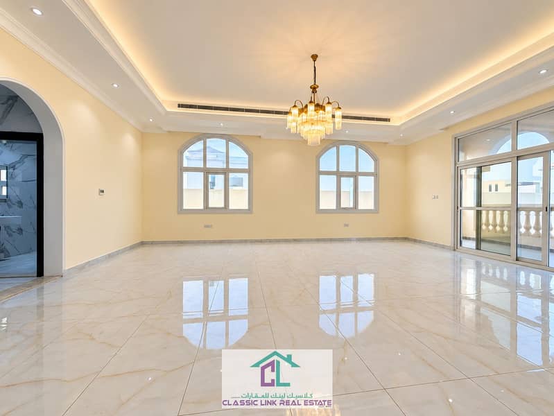 12 Elegant Neoclassical Living Room Interior. png