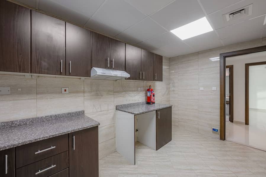 7 Kitchen (12). jpg