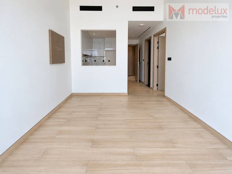 6 50da6896-10d8-420b-be7f-f6d94a2c4b99. png