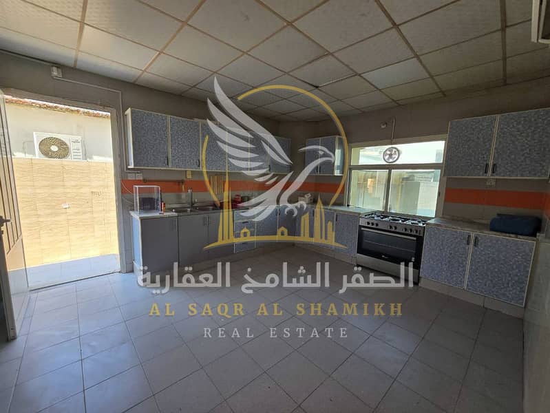 26 fyla-for-rent-4-bedroom-shrqan-alsharqa-property-26. jpg
