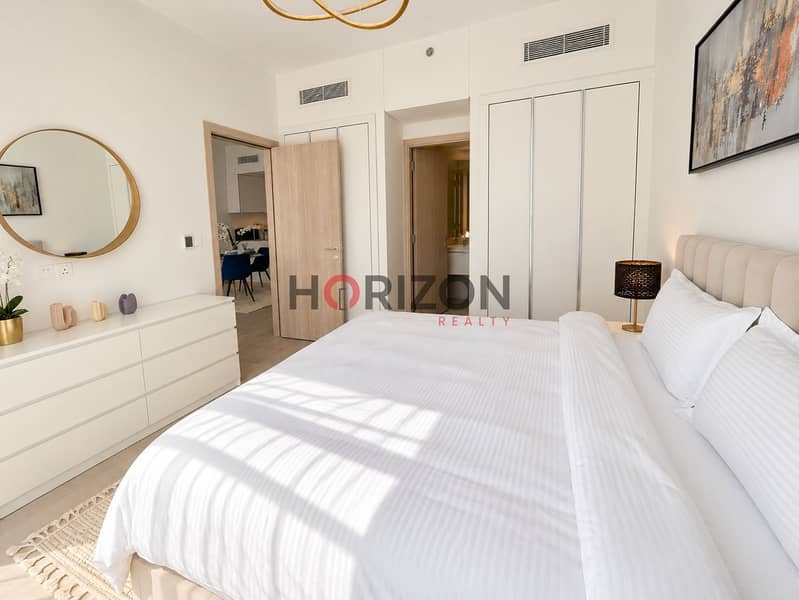 10 Bright Minimalist Bedroom Retreat. png