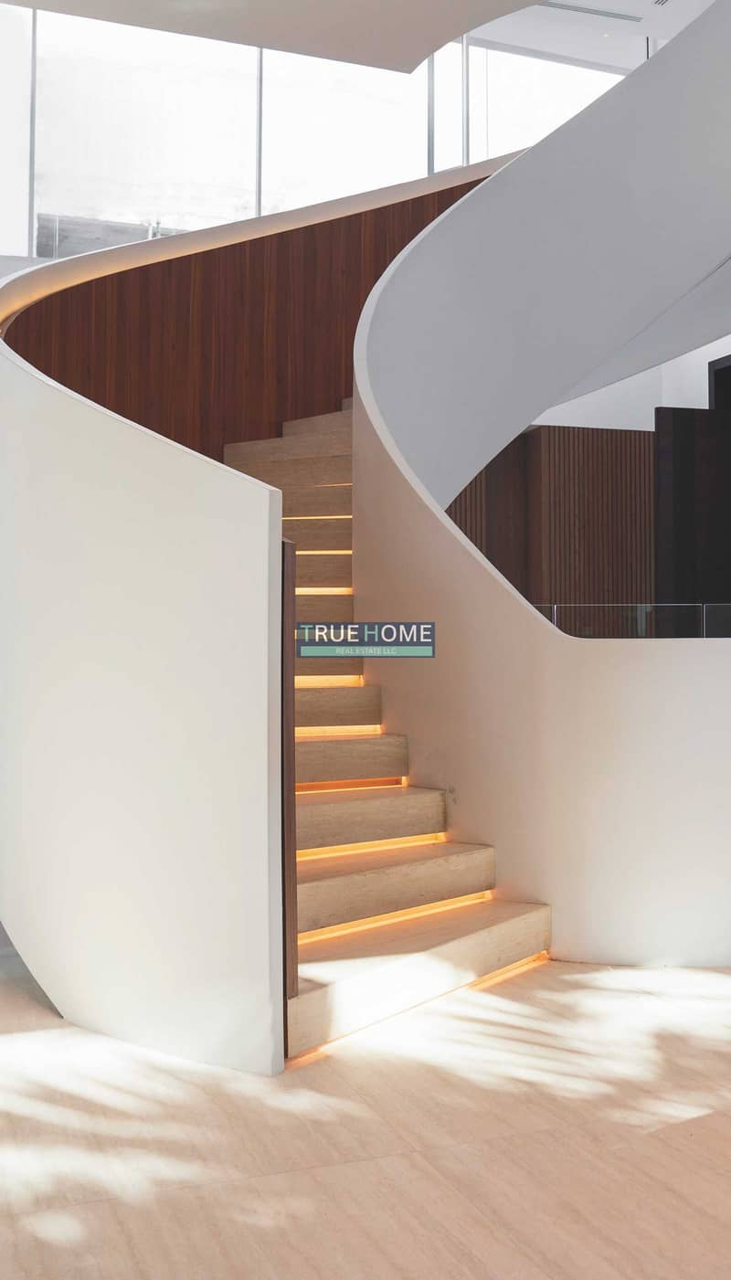 12 Villa 9 Brochure (2) (1)_page7_image2. jpg