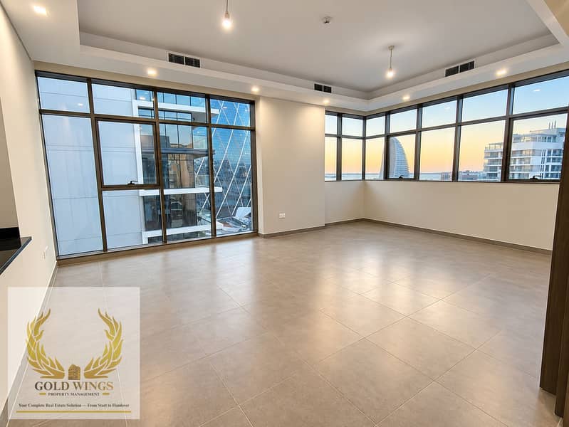 4 Sunset Panorama in a Modern Empty Room. png