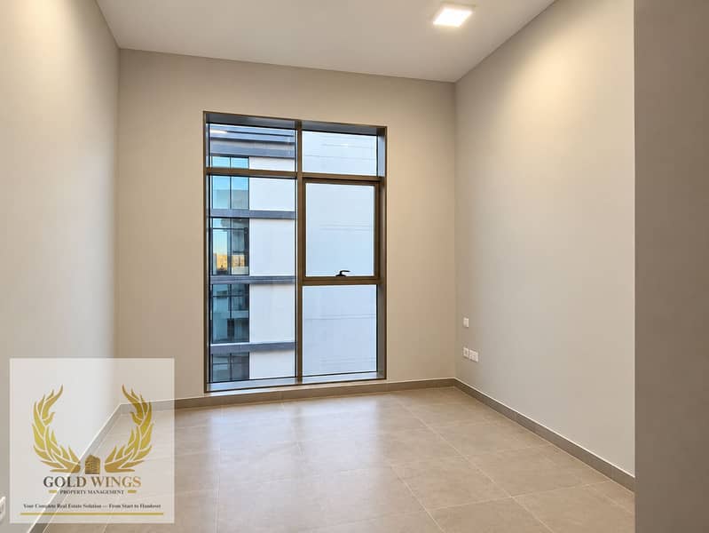 6 Minimalist Neutral Room with Window. png