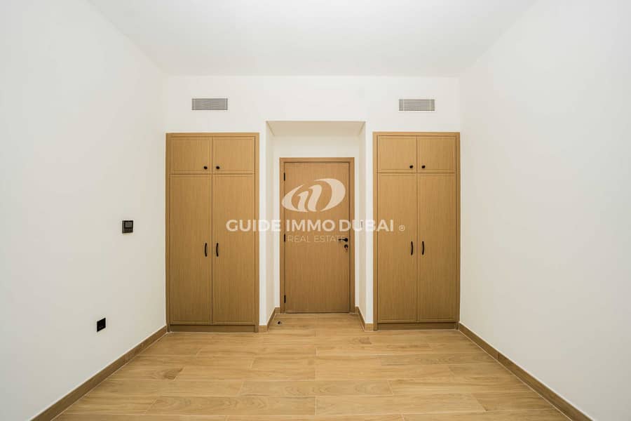 17 YYY01082. jpg