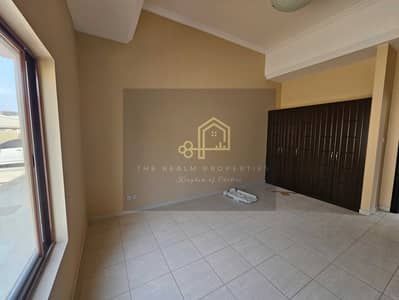 5 Schlafzimmer Villa zum Miete in Nad Al Hamar, Dubai - 1001107617. jpg 5 Schlafzimmer Villa zum Miete in Nad Al Hamar, Dubai - 1001107617. jpg