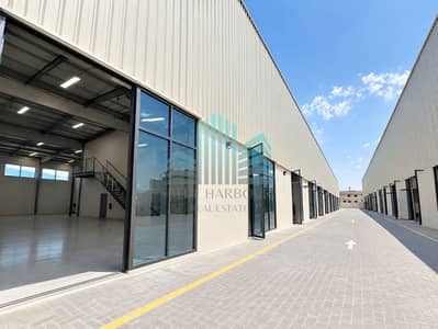 Showroom for Rent in Al Quoz, Dubai - Modern Industrial Warehouse Courtyard. png Showroom for Rent in Al Quoz, Dubai - Modern Industrial Warehouse Courtyard. png