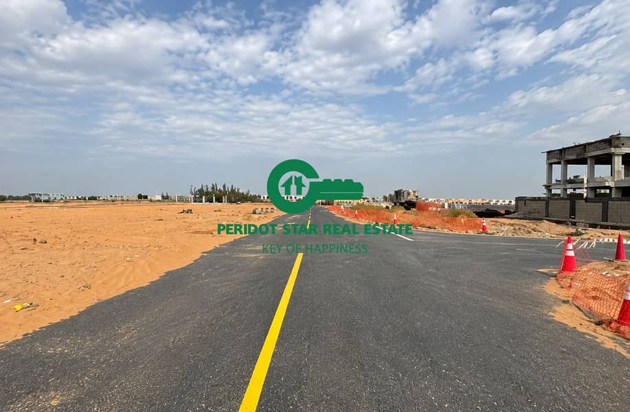 3 Desert Road Through Construction Zone. png