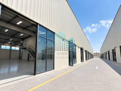Склад в аренду в Аль Куз, Дубай - Modern Industrial Warehouse Courtyard. jpg