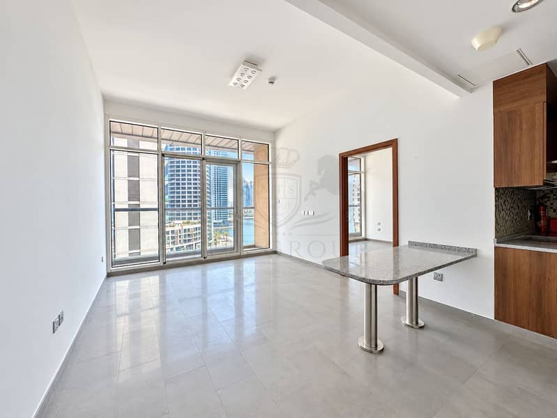 2 Bright Modern Apartment with City Views. png