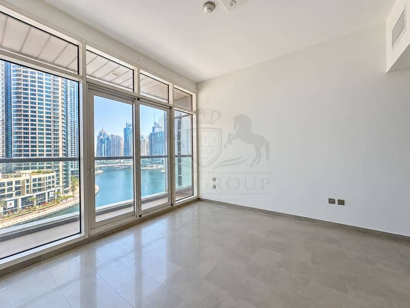 4 Bright Empty Apartment with Waterfront Skyline. png