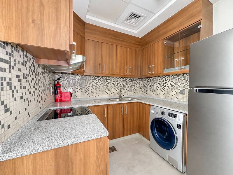 10 Modern Warm-Wood Kitchen Interior. png