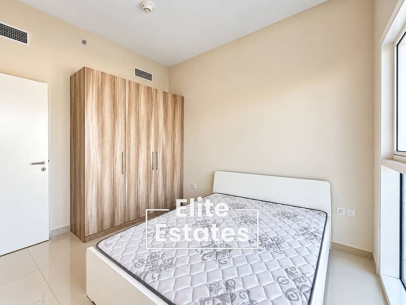 6 Modern Minimalist Bedroom Interior. png