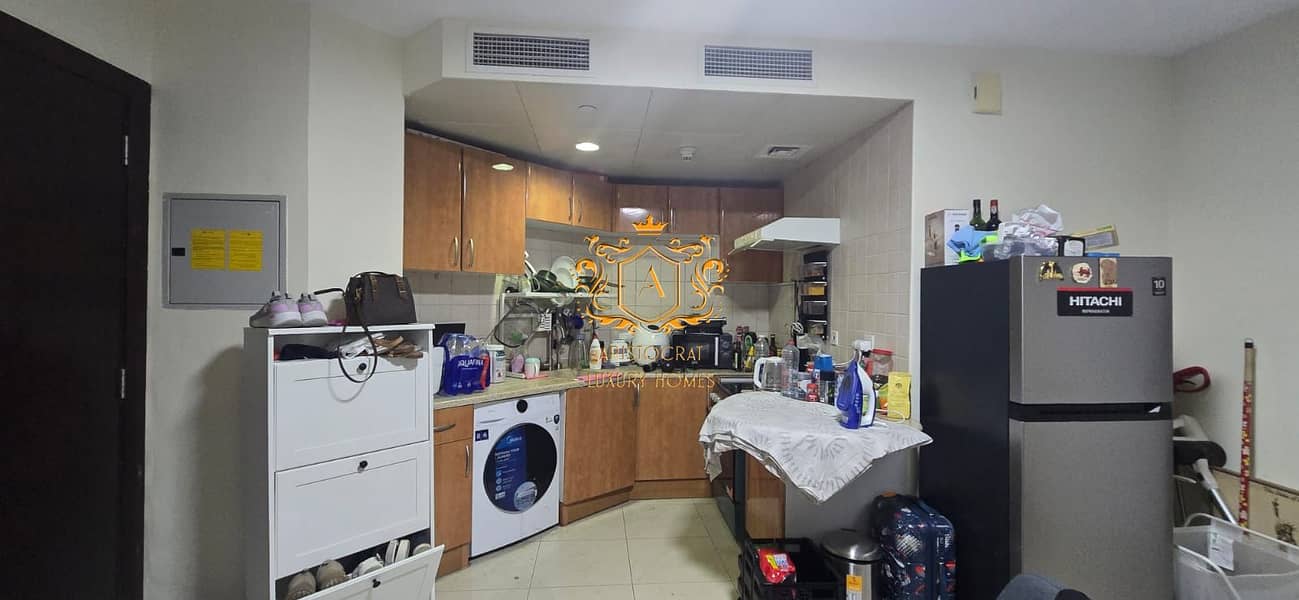 8 Kitchen 04. jpeg