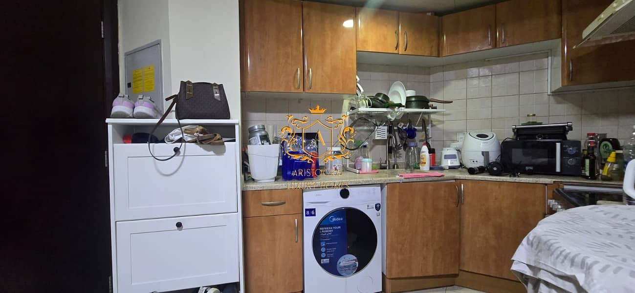 9 Kitchen 03. jpeg
