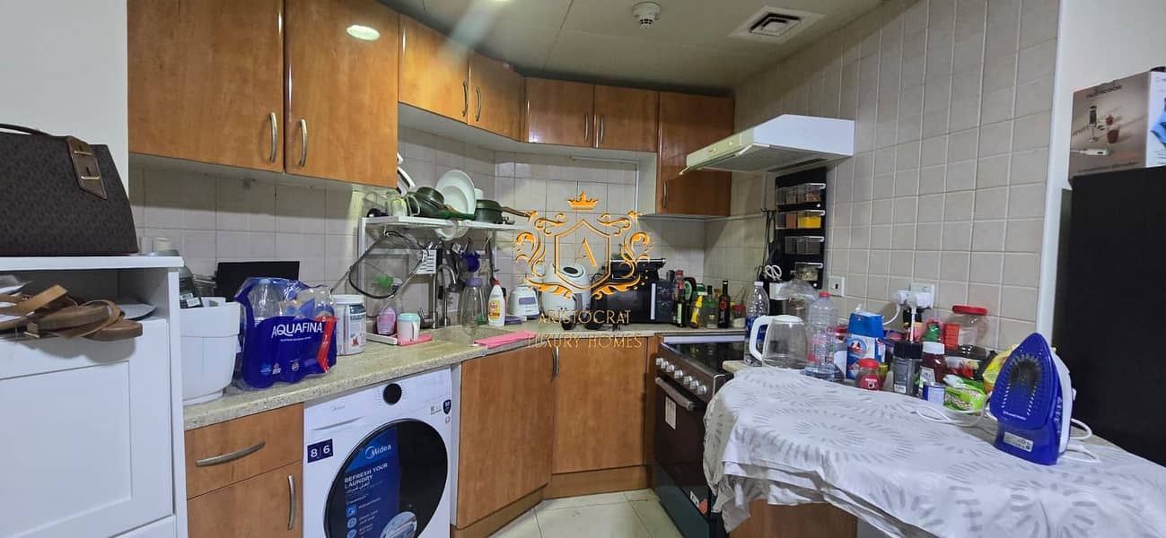 11 Kitchen 05. jpeg