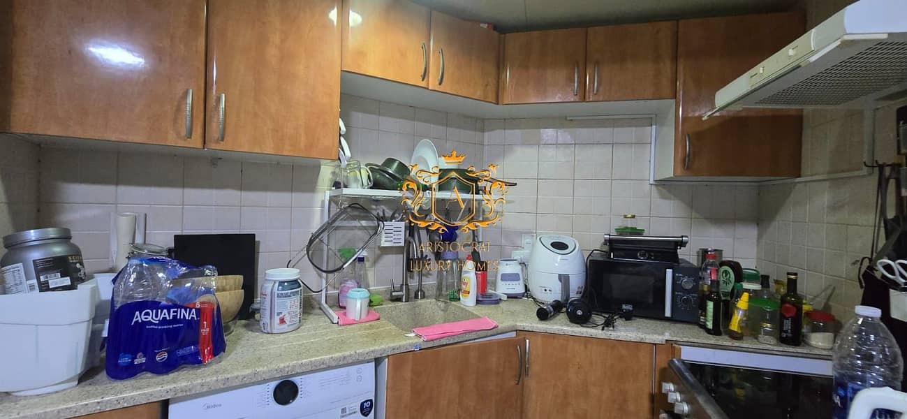 12 Kitchen 01. jpeg
