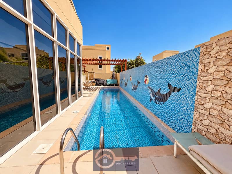 3 Polished poolside real estate photograph. png