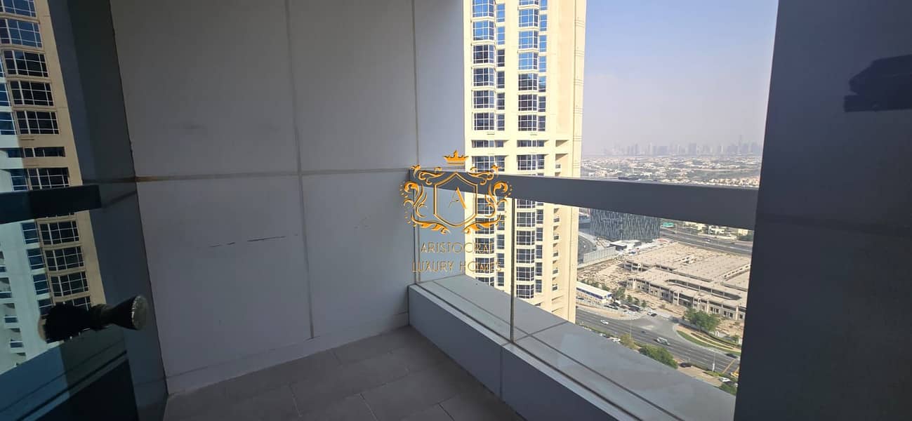 8 Balcony 01. jpeg