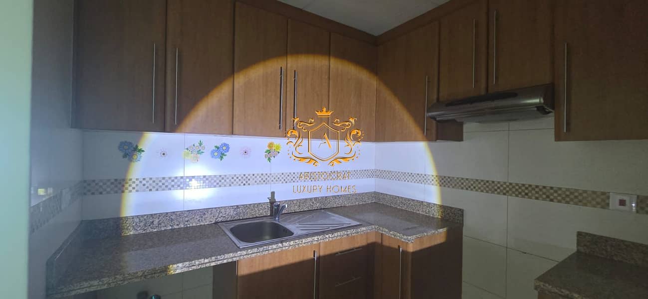 16 Kitchen 03. jpeg