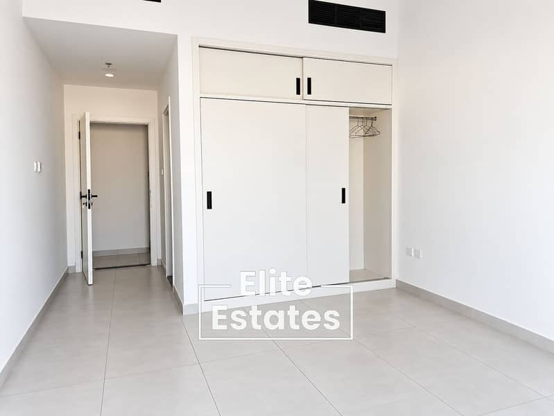 3 Minimalist Room with Built-In Wardrobe. png