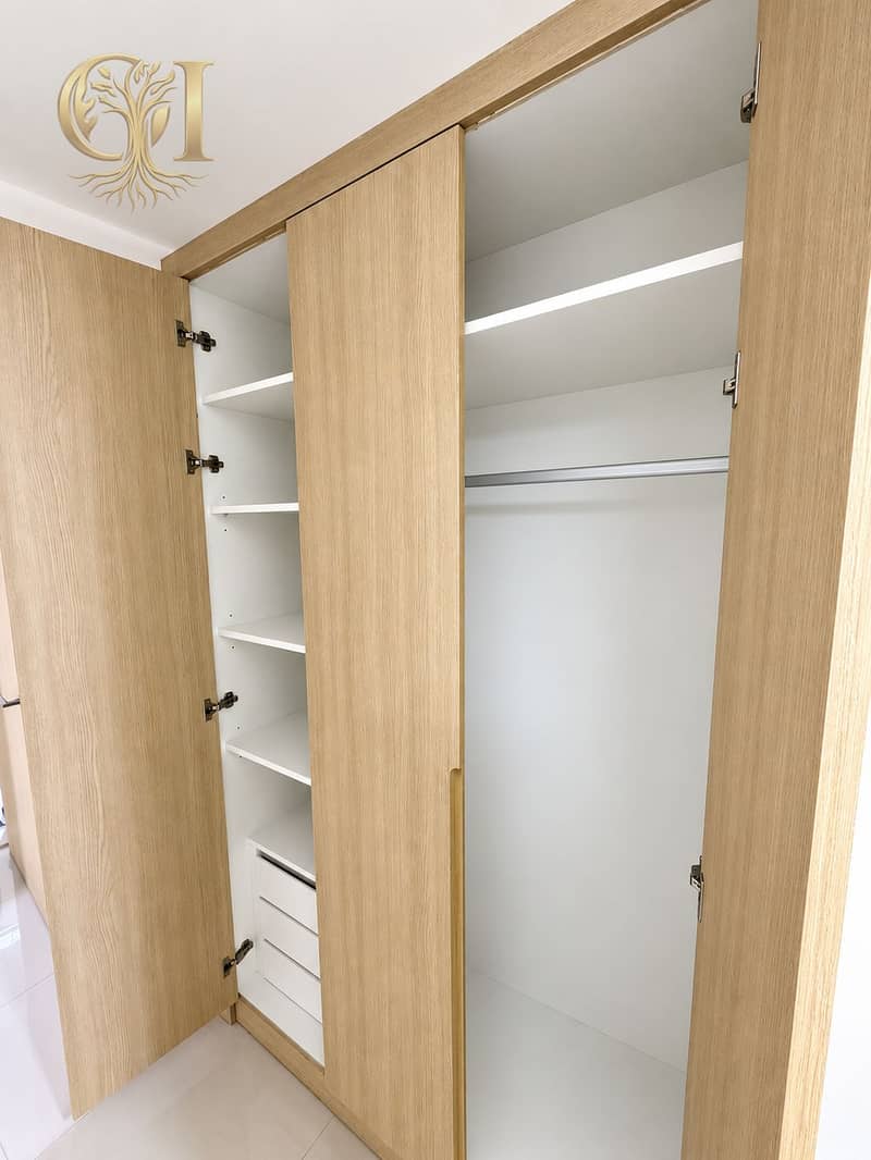 10 Modern Light Oak Wardrobe Interior. png