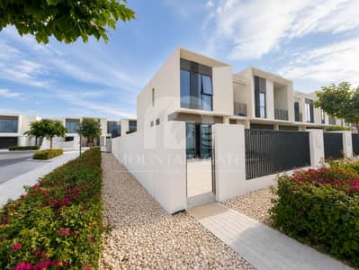 4 Bedroom Townhouse for Sale in The Valley by Emaar, Dubai - Corner | Park Access | Flooded With Natural Light