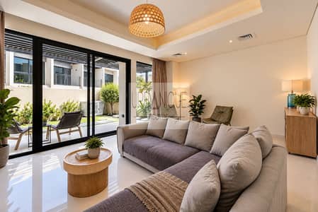 3 Slaapkamers Townhouse te Huur in DAMAC Hills 2 (Akoya by DAMAC), Dubai - Modern Living Room with Garden Views. png