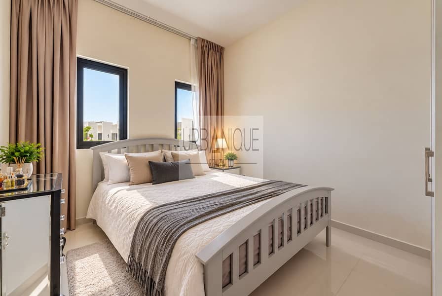 6 Warm Minimalist Bedroom Retreat. png