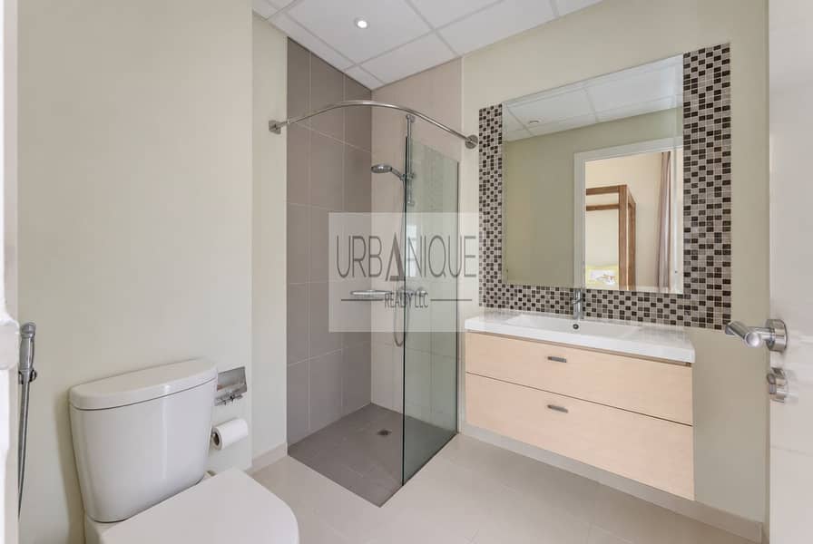 12 Modern Neutral Bathroom Interior. png