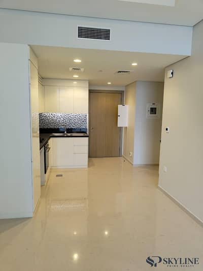 2 Bedroom Flat for Rent in Business Bay, Dubai - High Floor | Panoramic Views | Spacious Layout