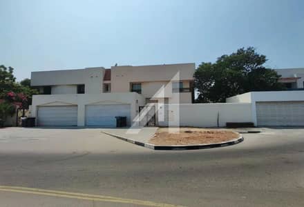 Villa de 5 chambres à à louer à Umm Suqeim, Dubai - image_0