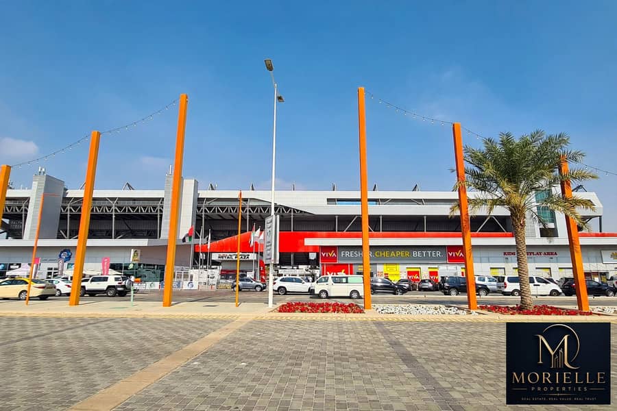 9 dubai-autodrome-retail-plaza_FnGmz_xl-edited. jpg