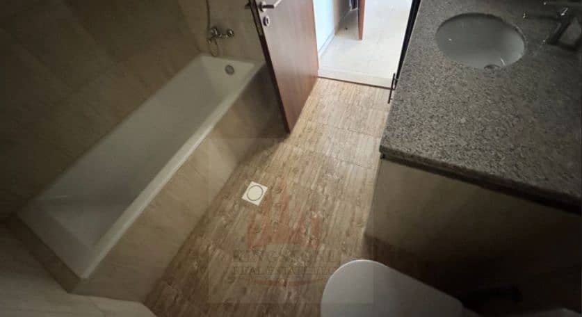 15 washroom2. jpg