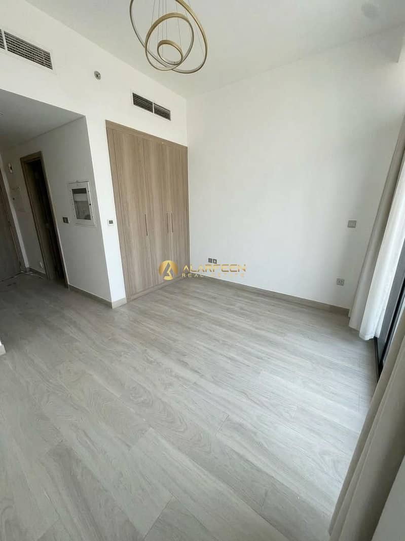 5 listing (4). jpeg