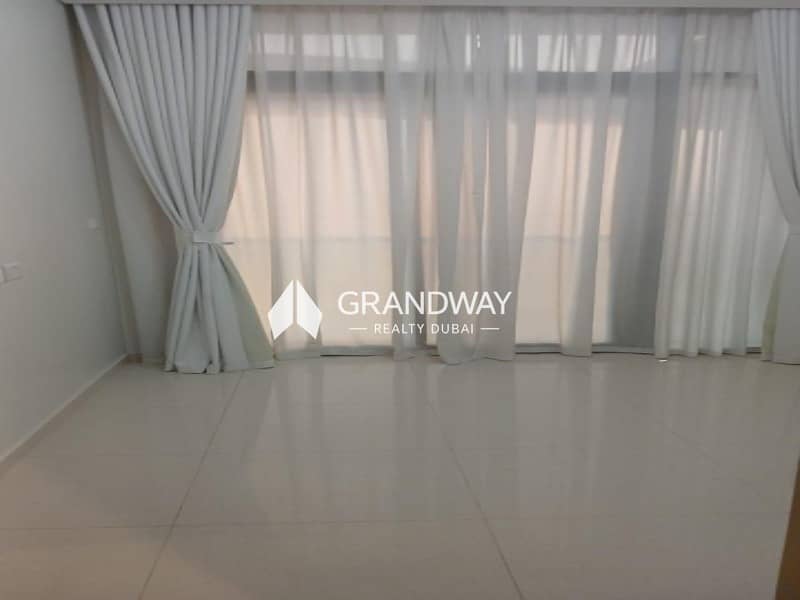 10 Spacious 2BR I Great Location I Sea View — photo 10