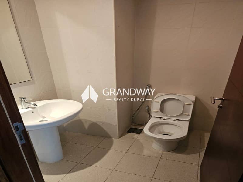 3 Bright Apartment I Best Deal I Community View — photo 3